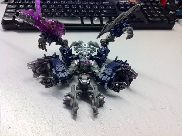 Transformers 3 Dark Of The Moon Crystal Shockwave Translucent Japan  (5 of 20)